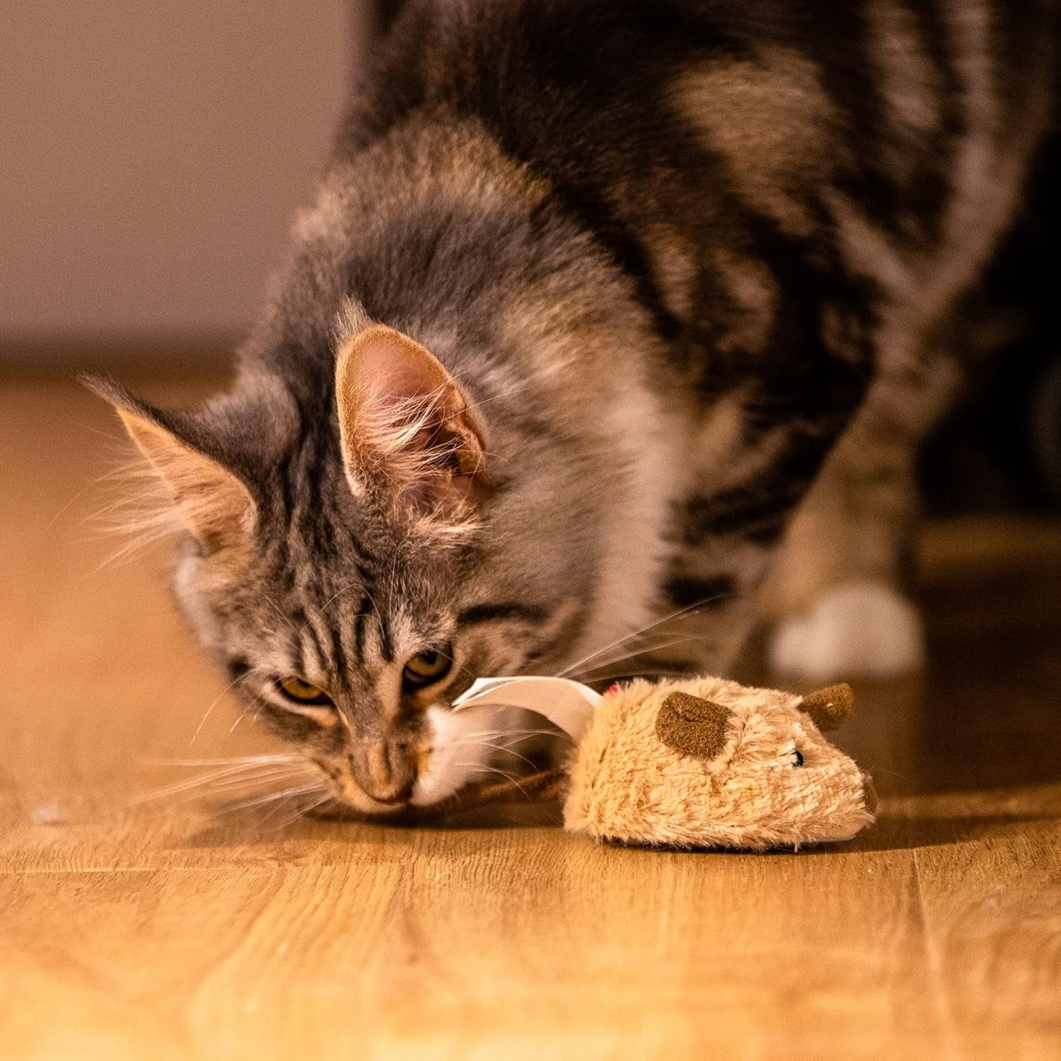 Exciting Interactive Cat Toy Mouse - Automatic Moving Squeaky Toy with Furry Tail for Indoor/Outdoor Fun!